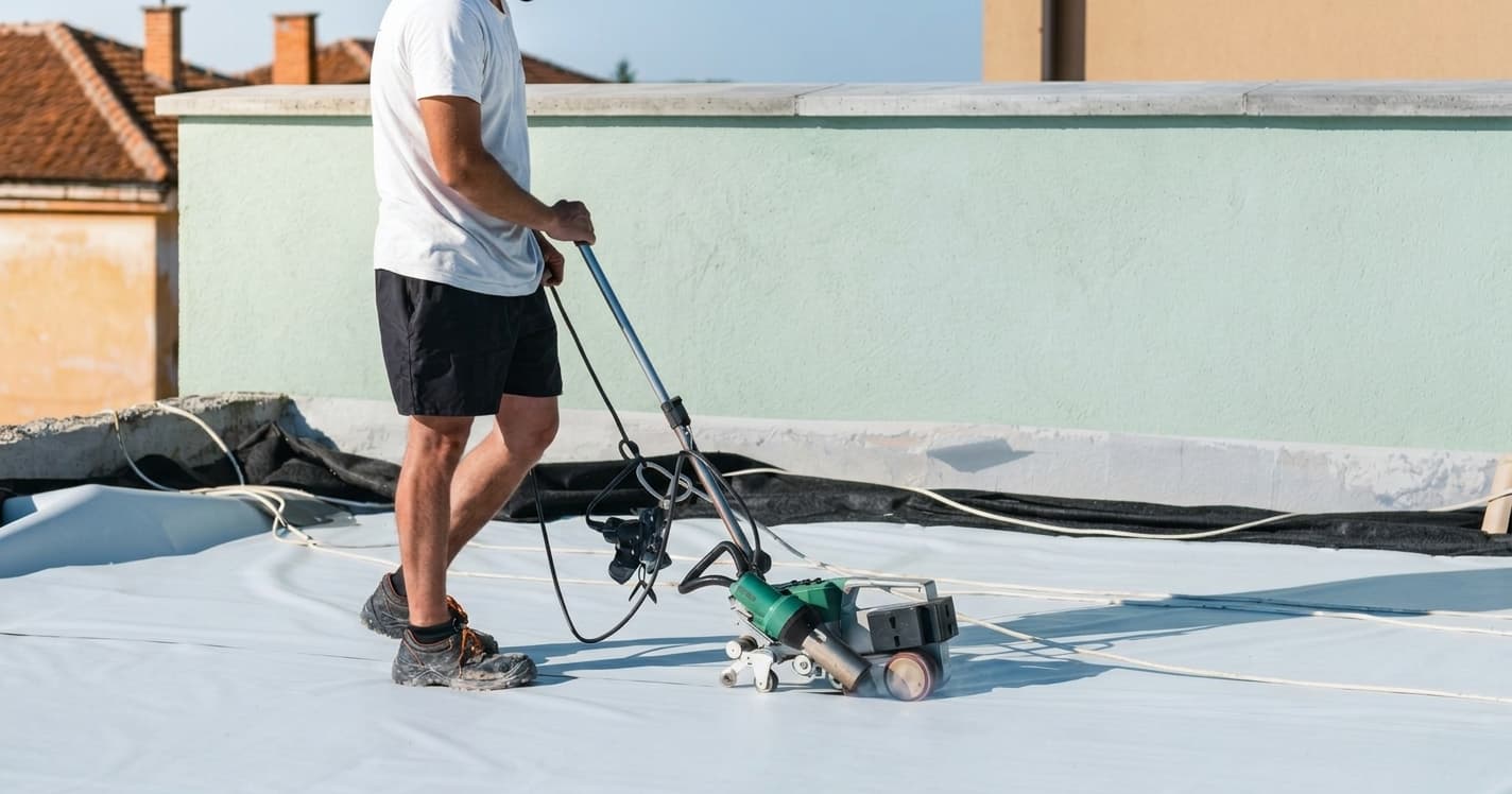 Specialistë të hidroizolimit me membranë PVC, ekipi Feniks Group Specialistë të hidroizolimit me membranë PVC, ekipi Feniks Group